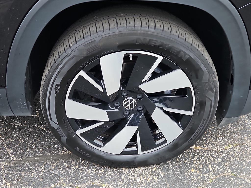 used 2024 Volkswagen Atlas Cross Sport car, priced at $29,987