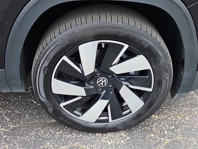 used 2024 Volkswagen Atlas Cross Sport car, priced at $33,987