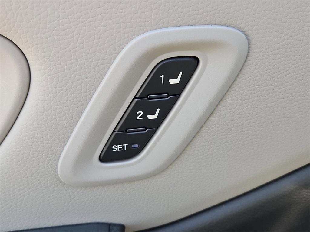 used 2023 Honda Pilot car, priced at $38,989