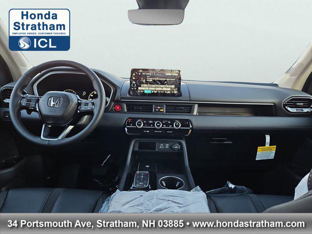 new 2025 Honda Pilot car, priced at $47,825