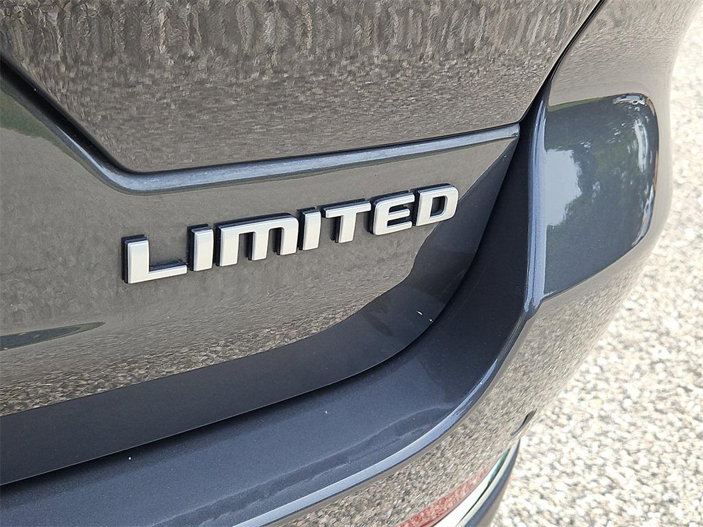 used 2024 Jeep Grand Cherokee car, priced at $40,987