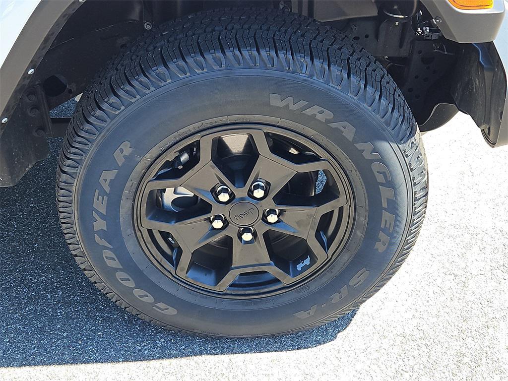 used 2022 Jeep Gladiator car, priced at $32,996