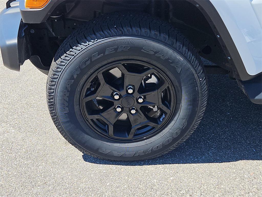 used 2022 Jeep Gladiator car, priced at $32,996