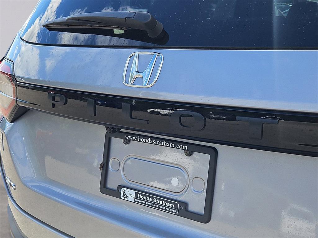 used 2025 Honda Pilot car, priced at $44,987