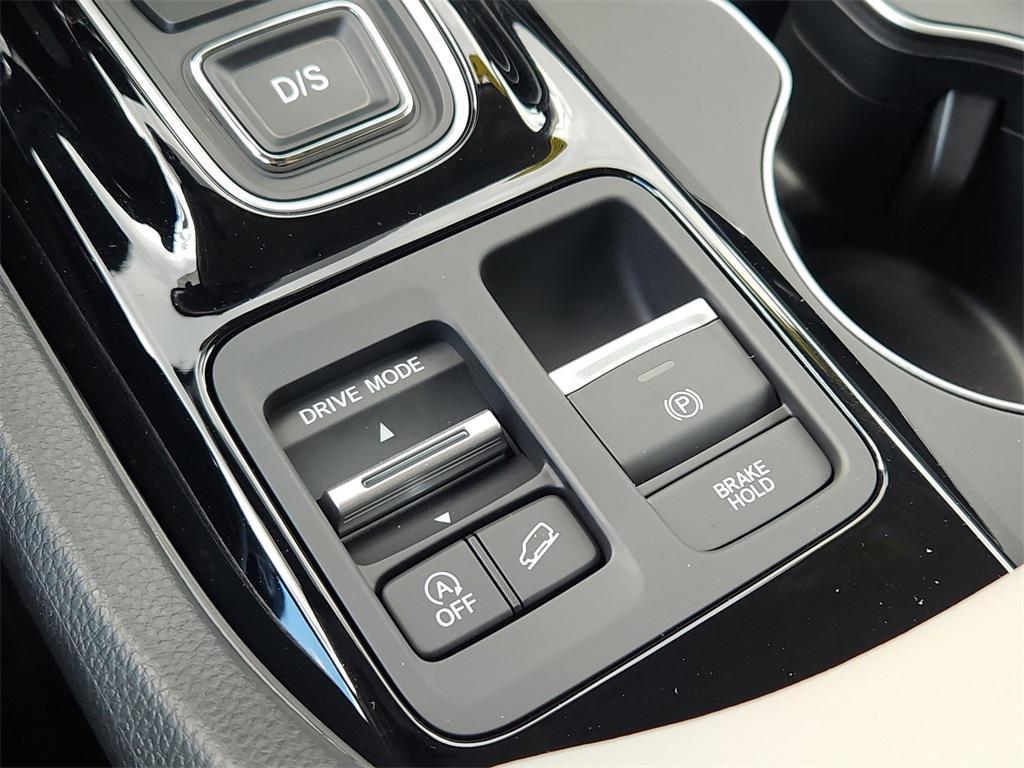 used 2025 Honda Pilot car, priced at $44,987