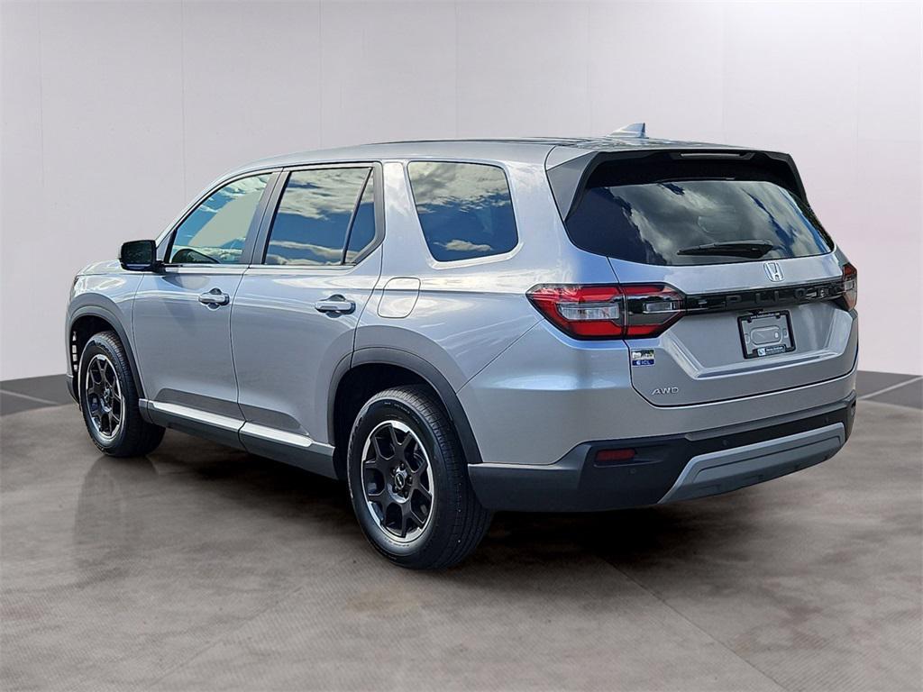 used 2025 Honda Pilot car, priced at $44,987