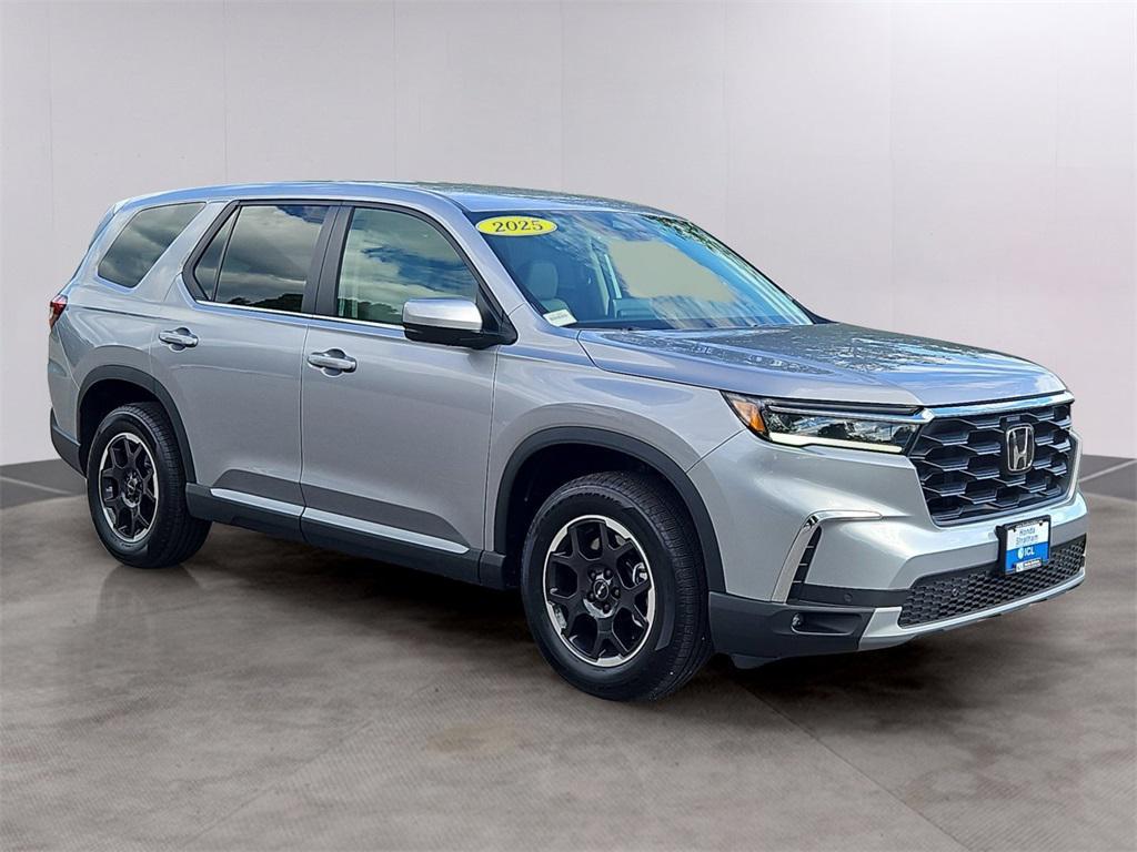 used 2025 Honda Pilot car, priced at $44,987