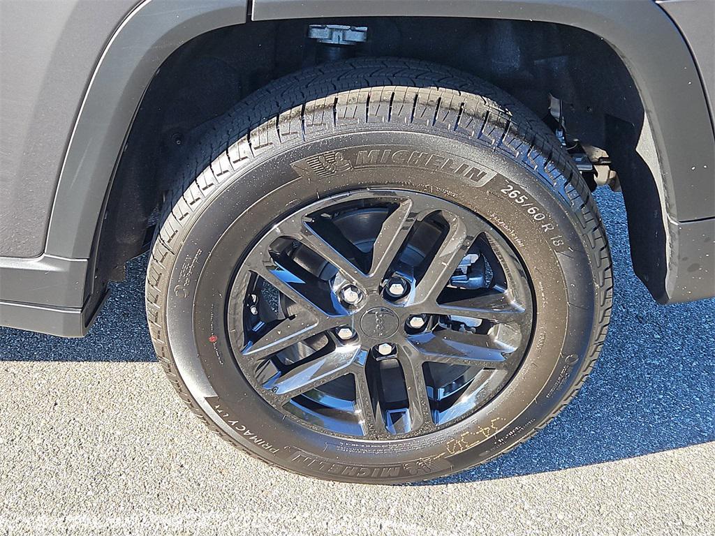 used 2025 Jeep Grand Cherokee car, priced at $36,987