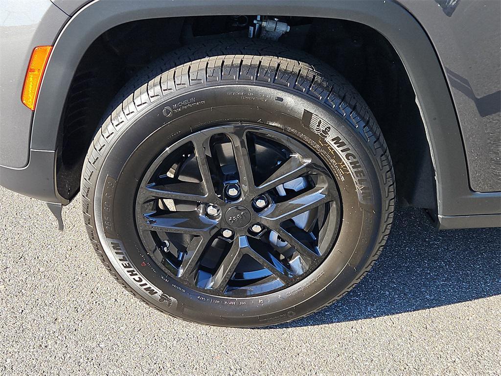 used 2025 Jeep Grand Cherokee car, priced at $36,987