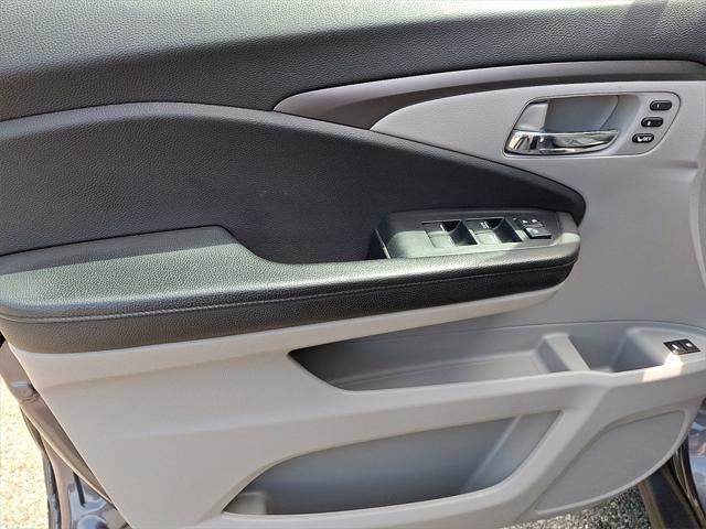 used 2021 Honda Pilot car, priced at $25,230