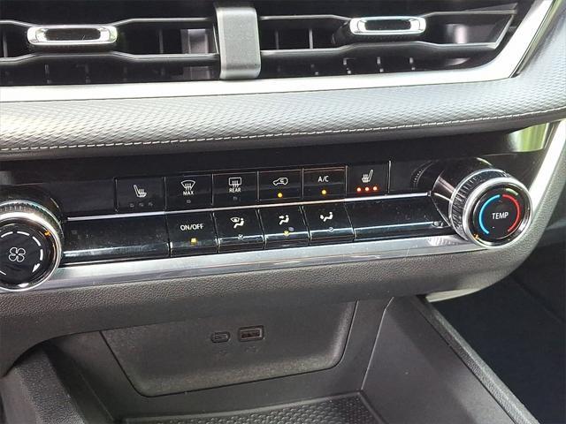 used 2025 Chevrolet Equinox car, priced at $31,995