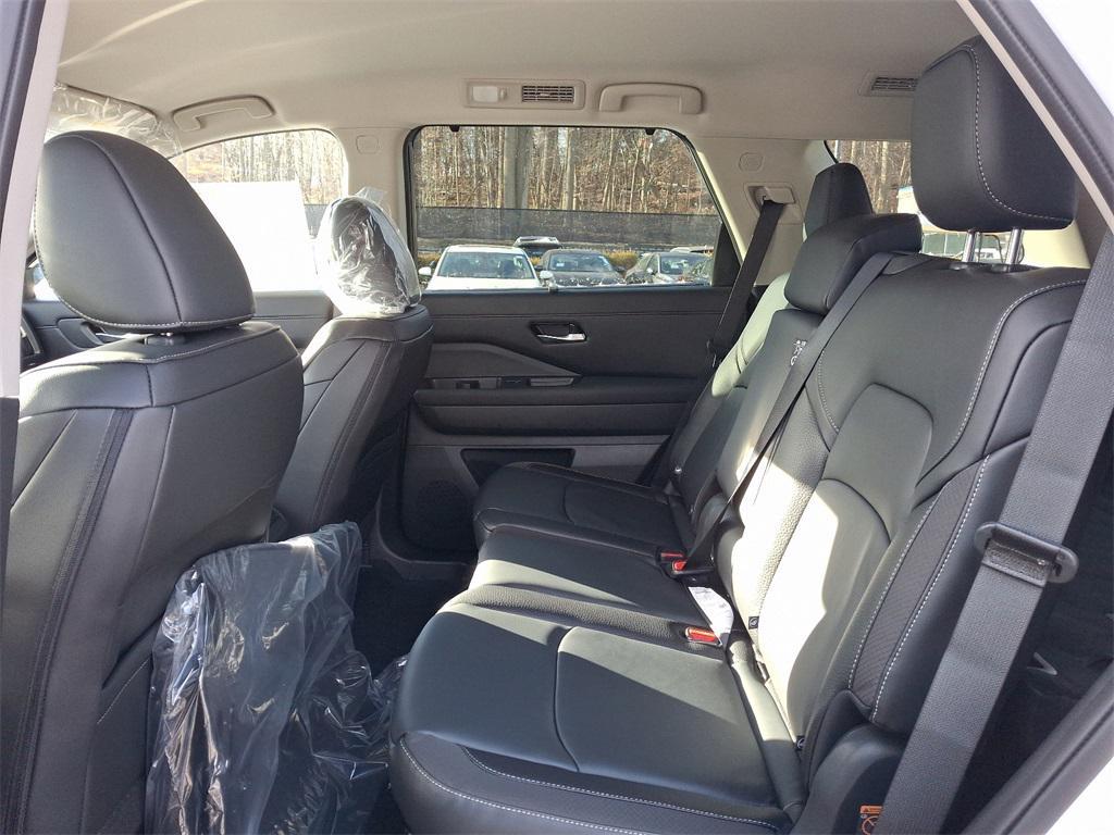new 2025 Nissan Pathfinder car, priced at $48,610