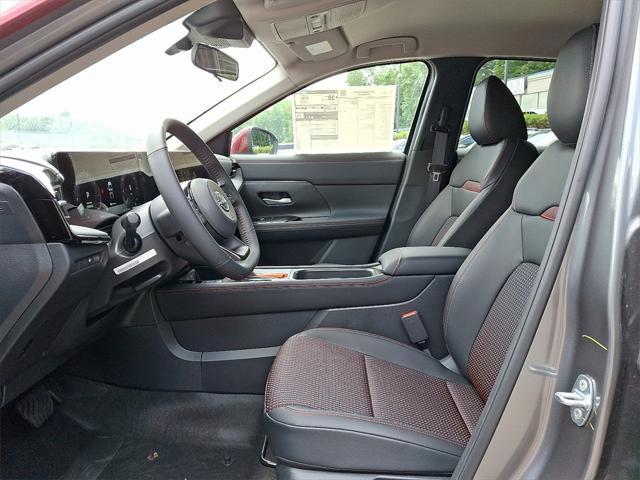 new 2025 Nissan Kicks car, priced at $29,960