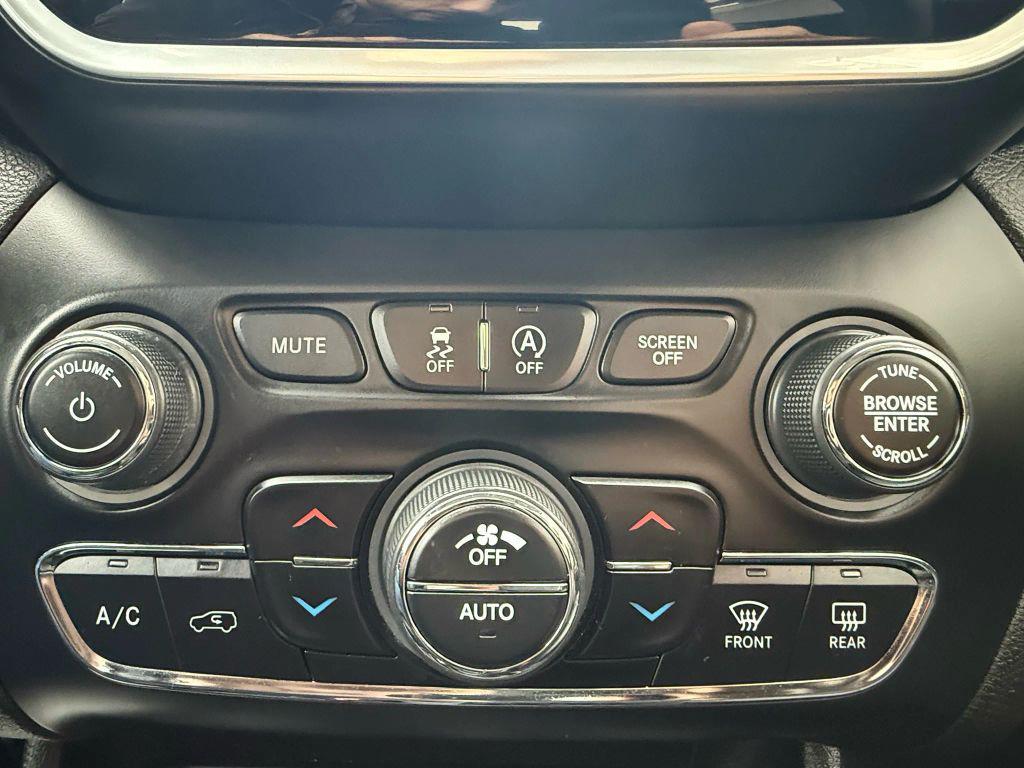 used 2021 Jeep Cherokee car, priced at $19,499