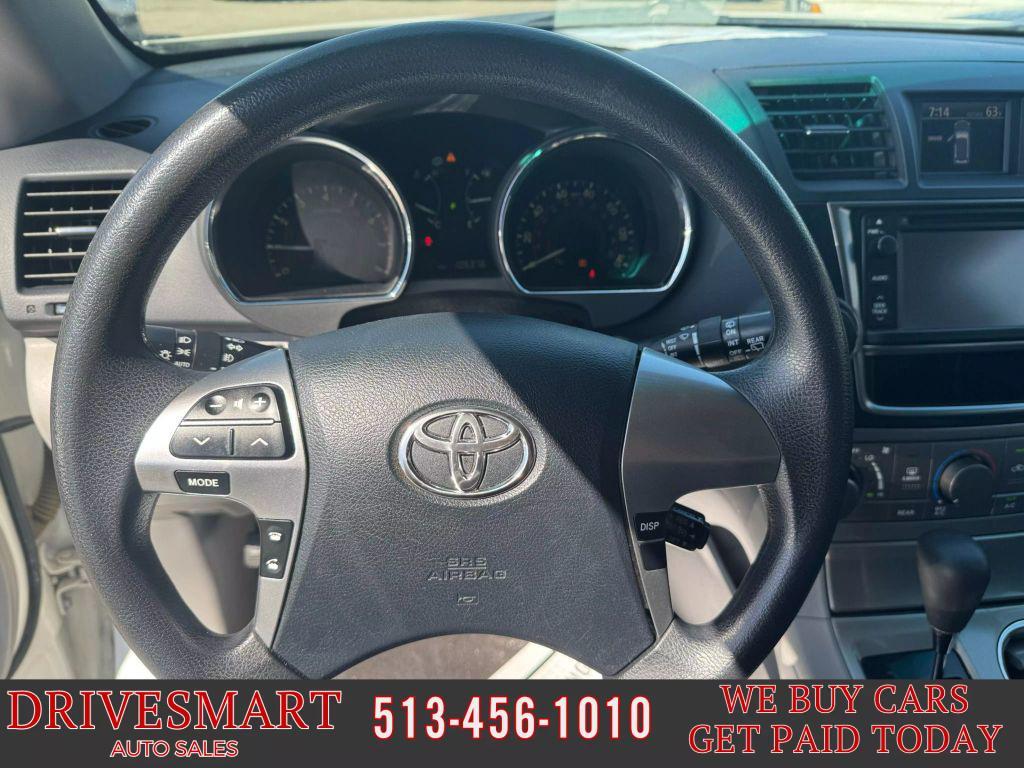 used 2013 Toyota Highlander car, priced at $12,599