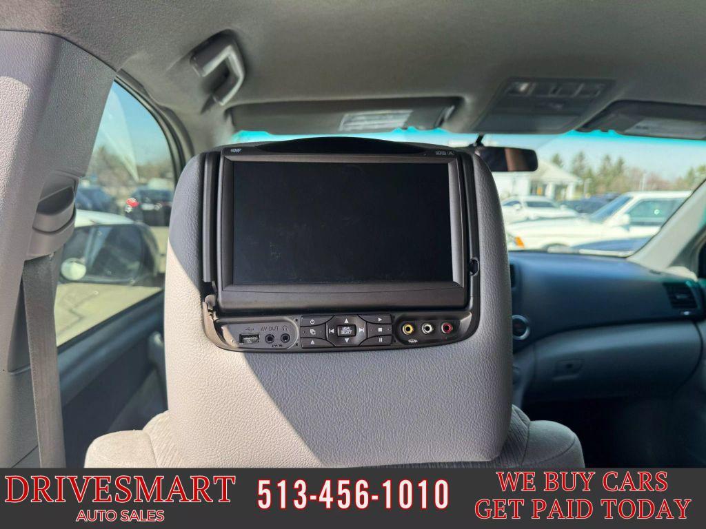 used 2013 Toyota Highlander car, priced at $12,599