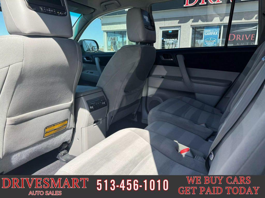 used 2013 Toyota Highlander car, priced at $12,599