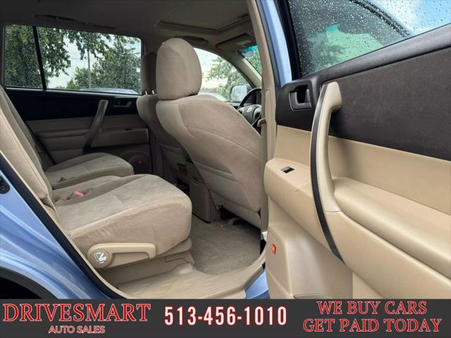 used 2010 Toyota Highlander car, priced at $10,999