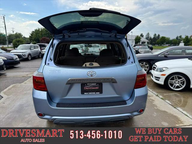 used 2010 Toyota Highlander car, priced at $10,999