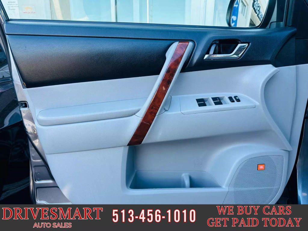 used 2012 Toyota Highlander car, priced at $13,299