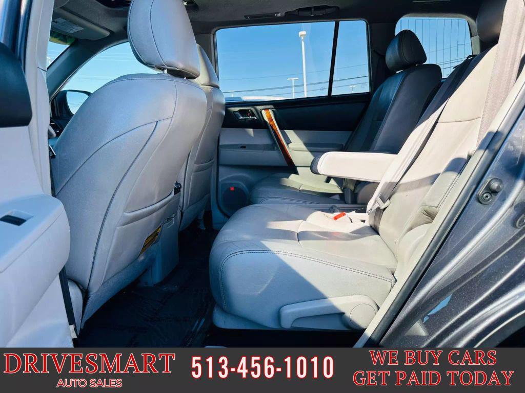 used 2012 Toyota Highlander car, priced at $13,299