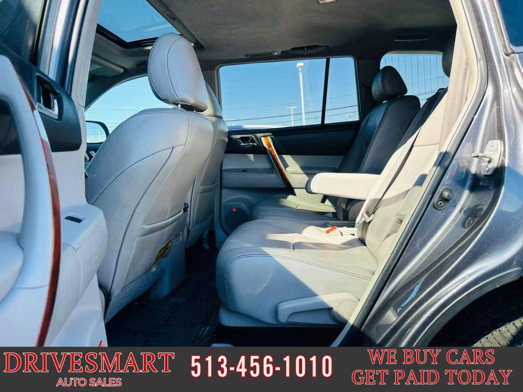 used 2012 Toyota Highlander car, priced at $13,299