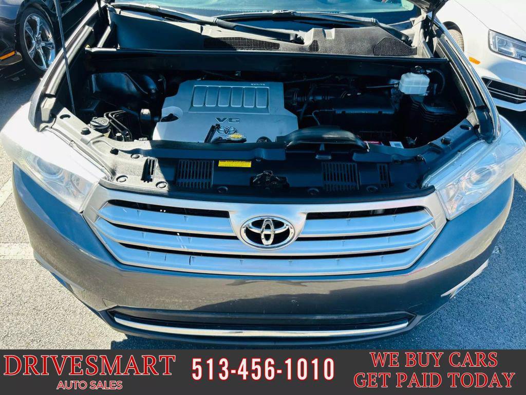 used 2012 Toyota Highlander car, priced at $13,299