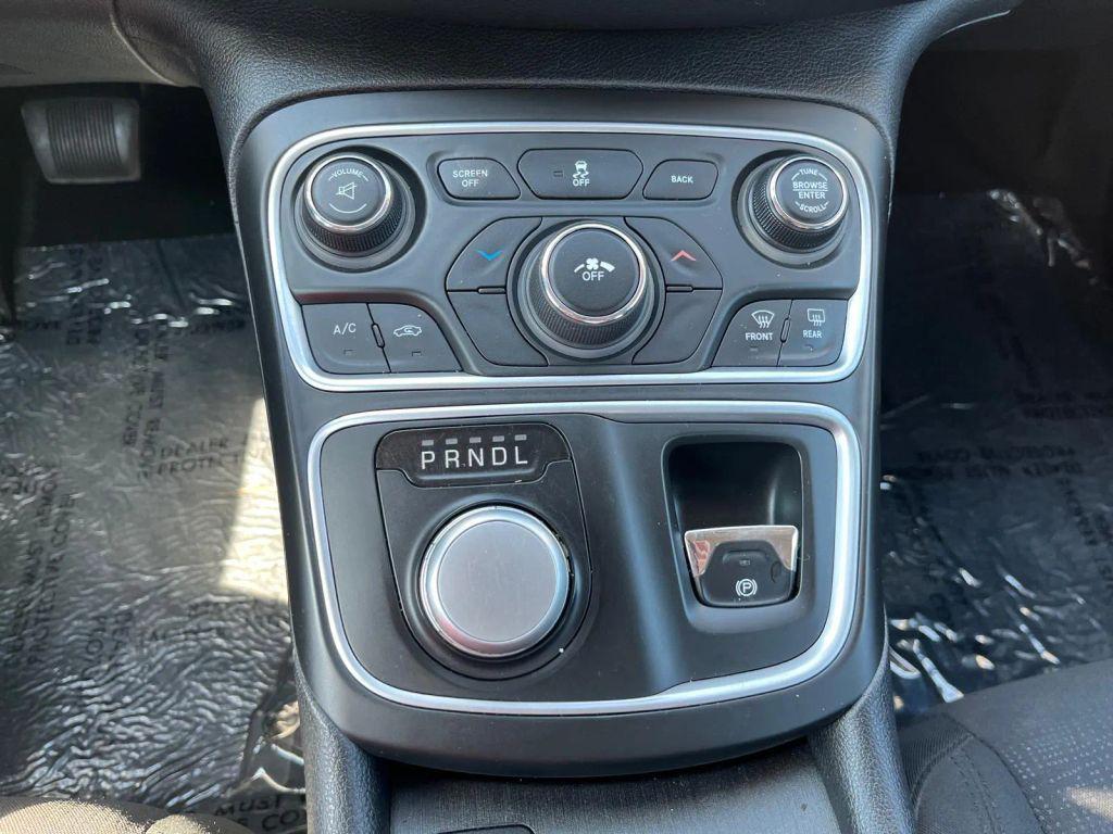 used 2016 Chrysler 200 car, priced at $7,999