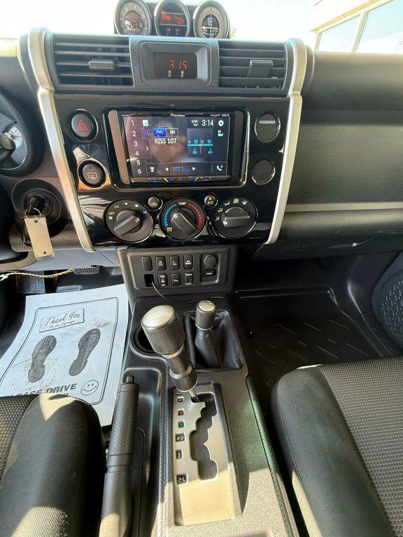 used 2008 Toyota FJ Cruiser car, priced at $15,299