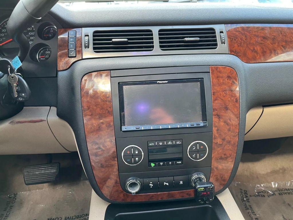 used 2008 Chevrolet Avalanche car, priced at $13,489