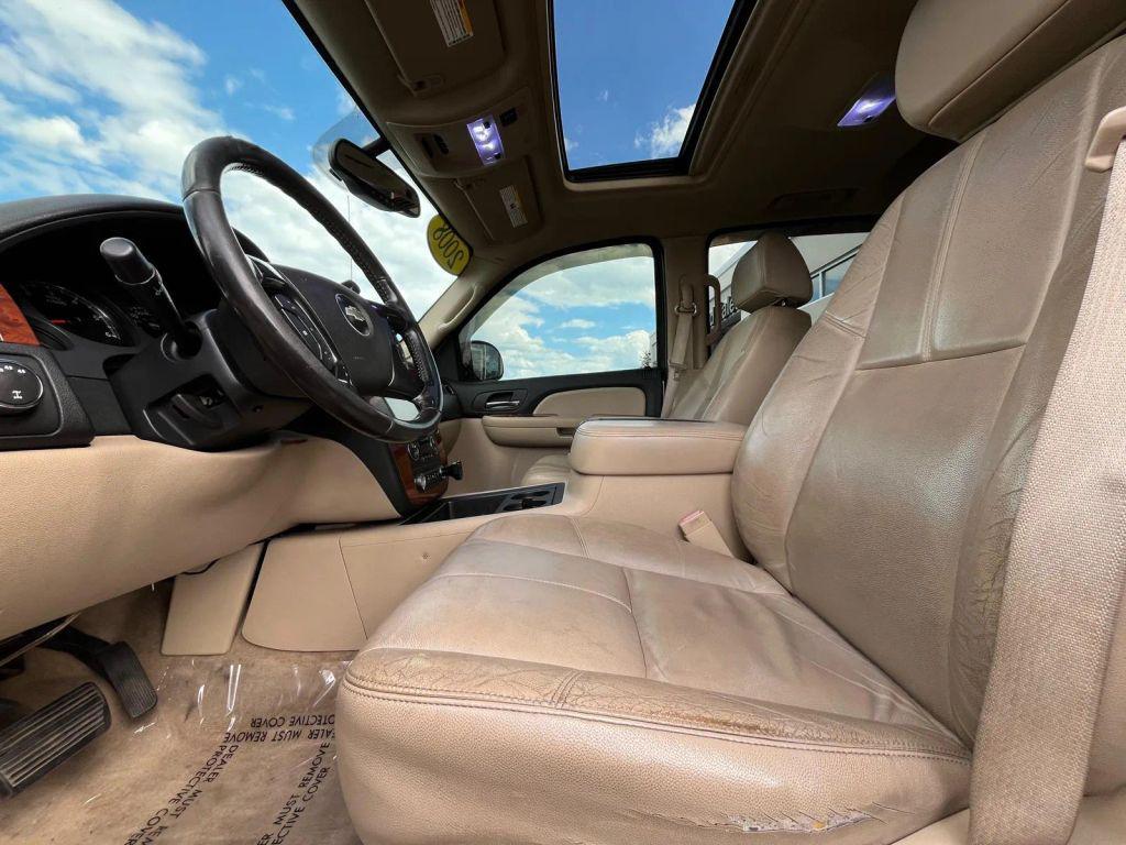 used 2008 Chevrolet Avalanche car, priced at $13,489