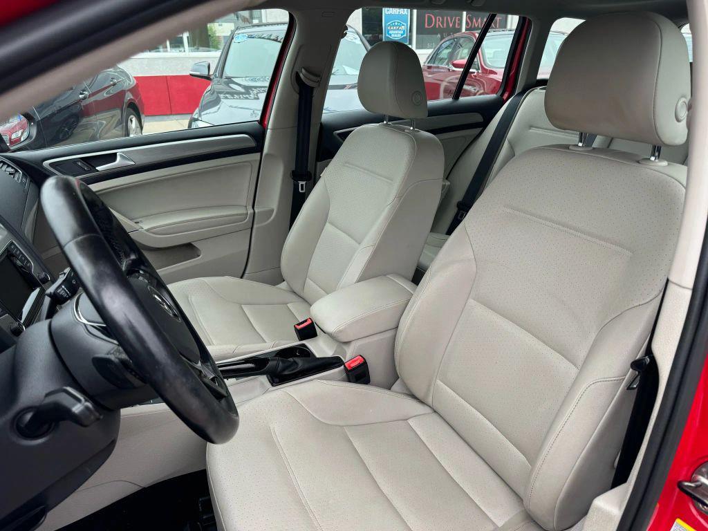 used 2015 Volkswagen Golf SportWagen car, priced at $11,999