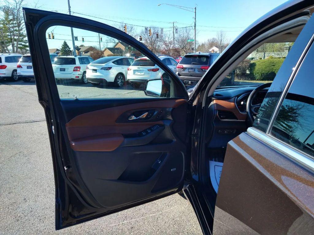 used 2019 Chevrolet Traverse car, priced at $29,999