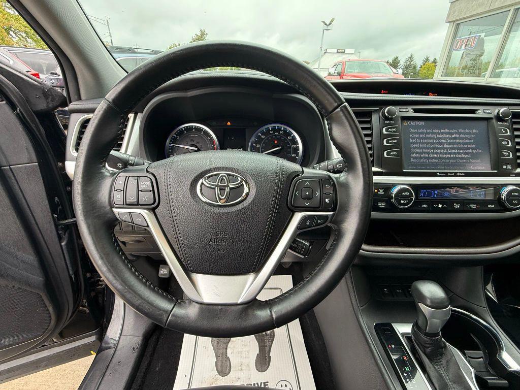 used 2019 Toyota Highlander car, priced at $21,899