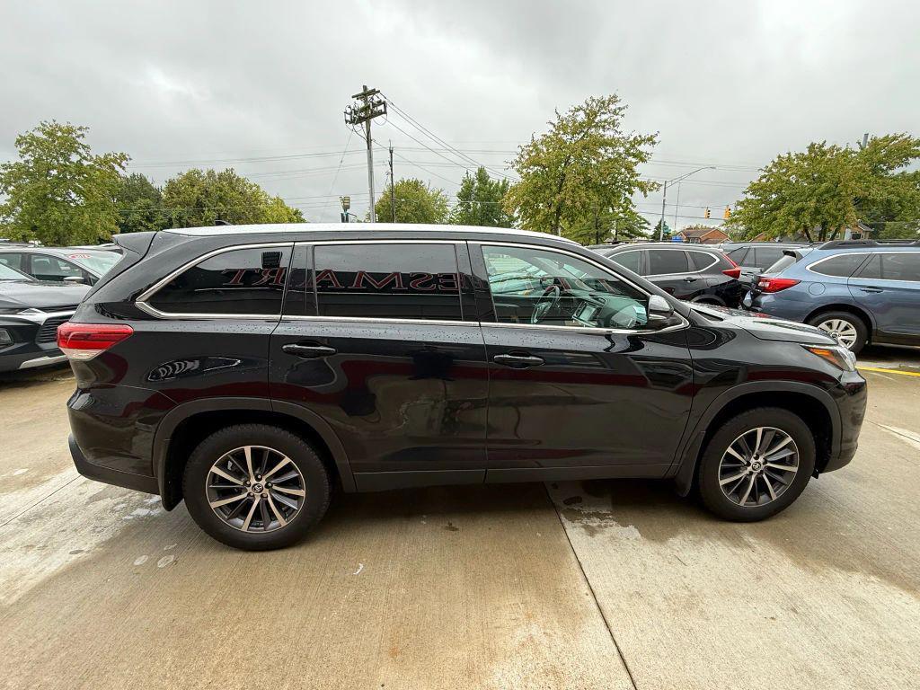 used 2019 Toyota Highlander car, priced at $21,899