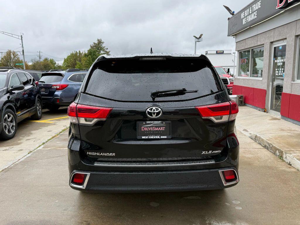used 2019 Toyota Highlander car, priced at $21,899