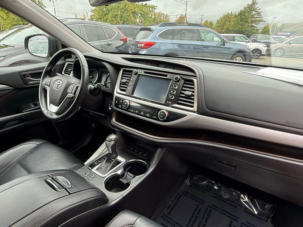 used 2019 Toyota Highlander car, priced at $21,899