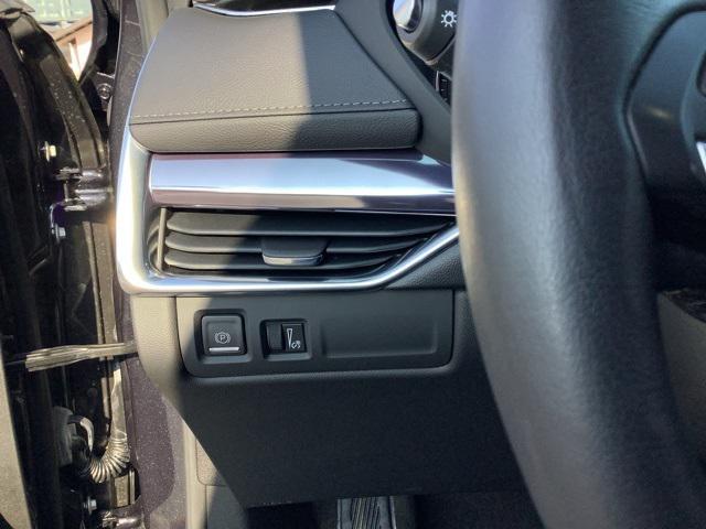 used 2022 Cadillac XT4 car, priced at $28,247