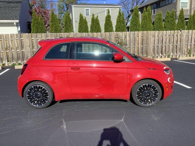 new 2024 FIAT 500e car, priced at $34,095