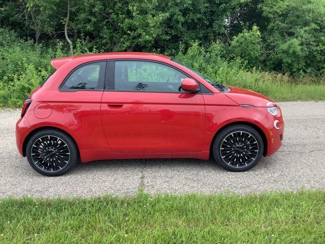 new 2024 FIAT 500e car, priced at $34,095