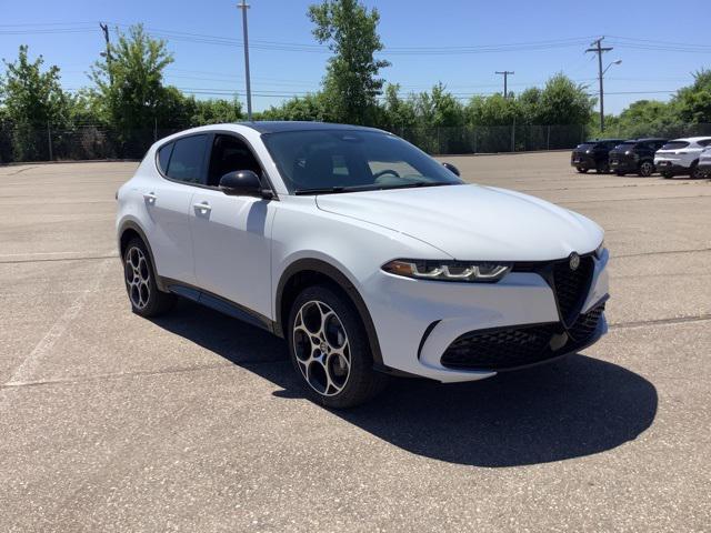 new 2025 Alfa Romeo Tonale car, priced at $47,542