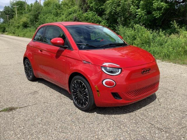 new 2024 FIAT 500e car, priced at $34,095