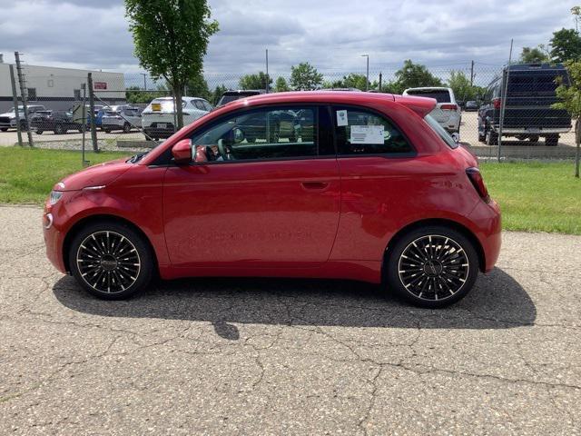 new 2024 FIAT 500e car, priced at $34,095