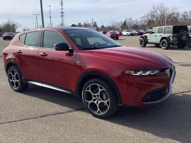 new 2024 Alfa Romeo Tonale car, priced at $48,657