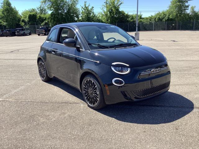 new 2025 FIAT 500e car