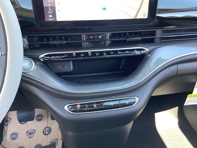 new 2025 FIAT 500e car