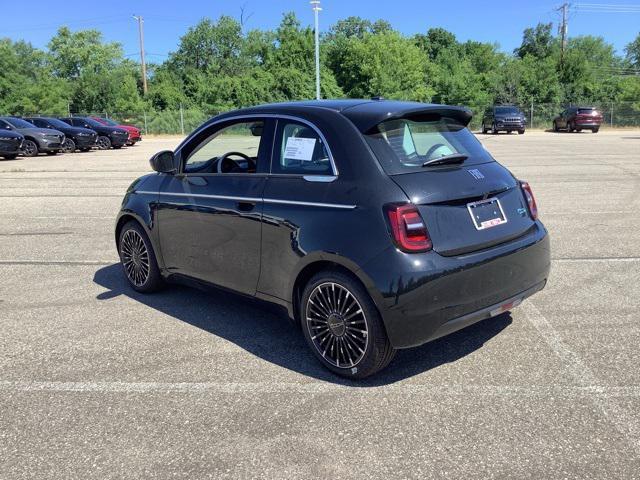 new 2025 FIAT 500e car