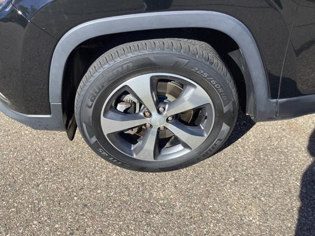 used 2019 Jeep Cherokee car, priced at $16,197