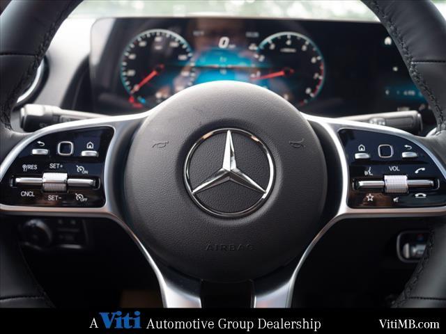 new 2023 Mercedes-Benz GLB 250 car