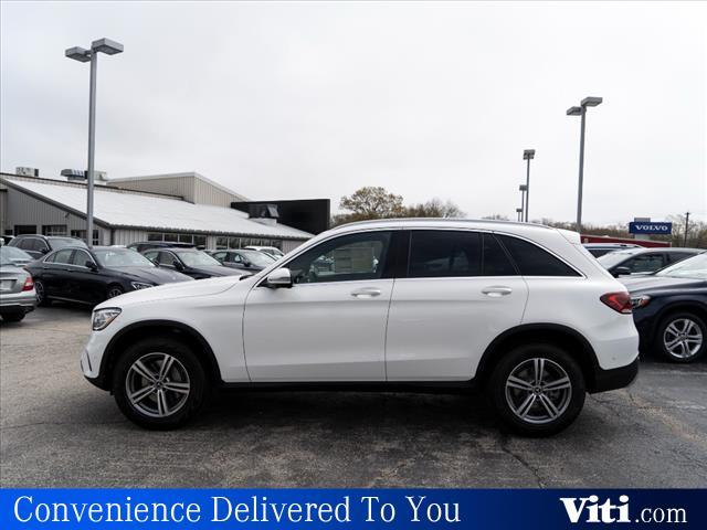 new 2022 Mercedes-Benz GLC 300 car